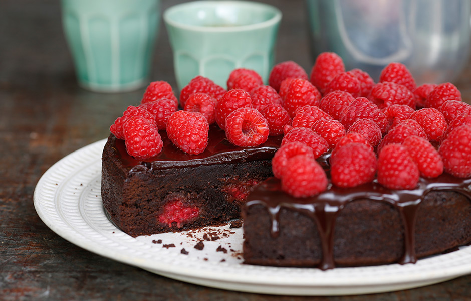 6.-Indulgent-chocolate-and-raspberry-brownie-featured