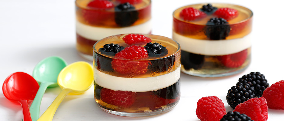 Raspberry,-blackberry-and-yogurt-jelly-cups